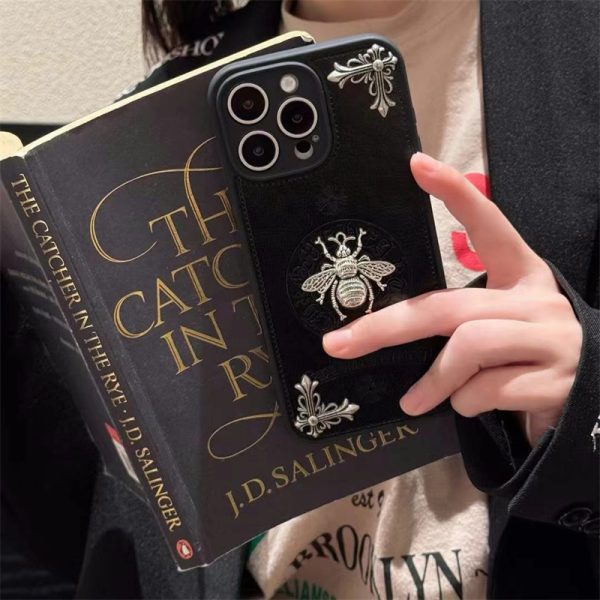 クロムハーツ iPhone16/16proケース CHROME HEARTS おしゃれ iphone14/13pro ケース ハイブランド メンズ スマホケースiphone かっこいい チャーム付き - Image 4