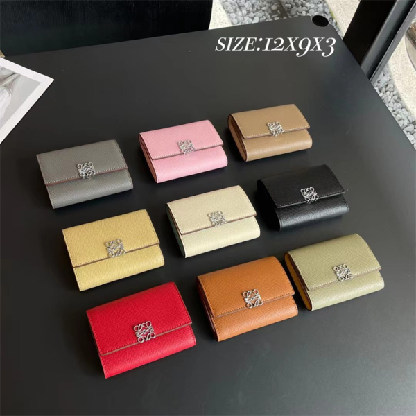 ロエベ 財布 wallet 本革 ウォレット 三つ折り ブランド スーパーコピー トライフォールド コインコンパート付き カーフスキン 人気ブランド 女性 40代 ススメ