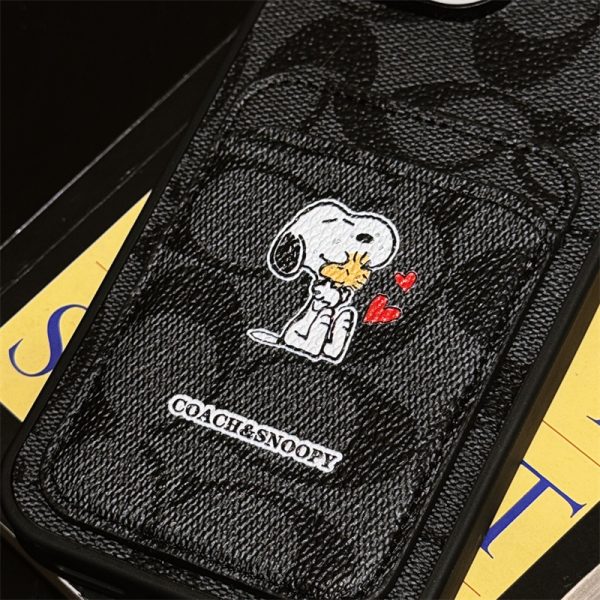 コーチ スヌーピー iphone16ケース coach スマホケース ブランド iphone15 ケース お 揃い カップル iphone14 ケース キャラクター iphone ケース カード 収納 ハイ ブランド - 画像 (4)